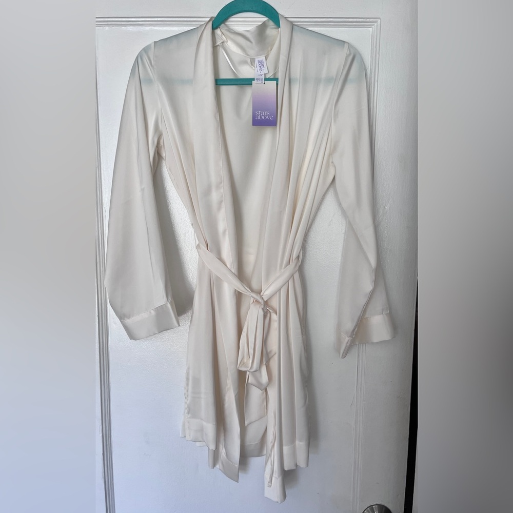 Cream bridal robe. NWT